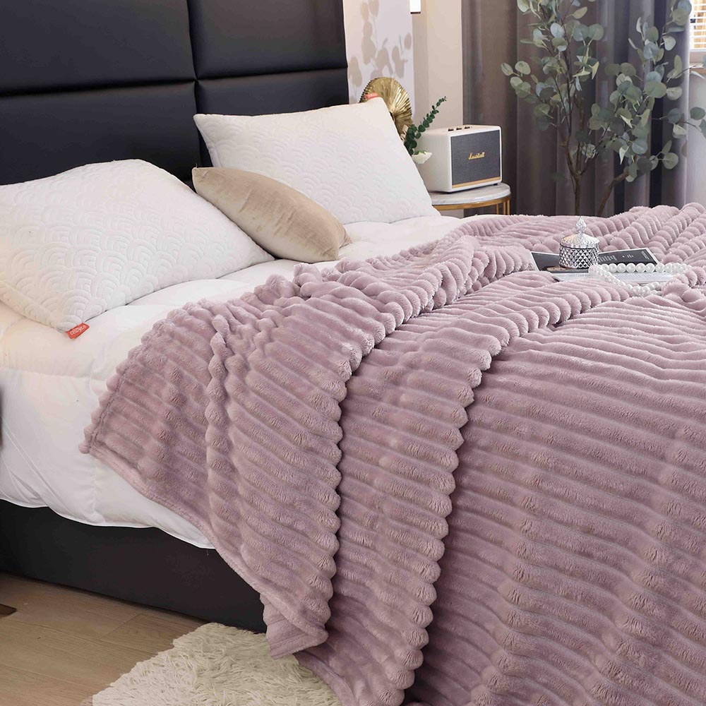 Patura Cocolino cu Dungi ,Pat 2 Persoane, 200x230 cm - Lila 2 Patura Cocolino cu Dungi ,Pat 2 Persoane, 200x230 cm - Lila - imagine 2