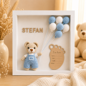 Tablou personalizat Shadow Box – Ursulet salopeta bleu