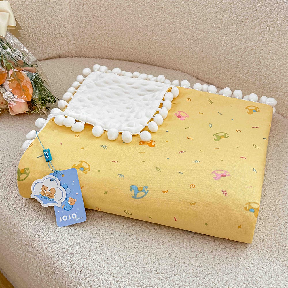 Păturică copii din bumbac 100% și Minky 3D, 100 x 150 cm – Galben, model cu Căluți Balansoar 5 Păturică copii din bumbac 100% și Minky 3D, 100 x 150 cm – Galben, model cu Căluți Balansoar - imagine 5