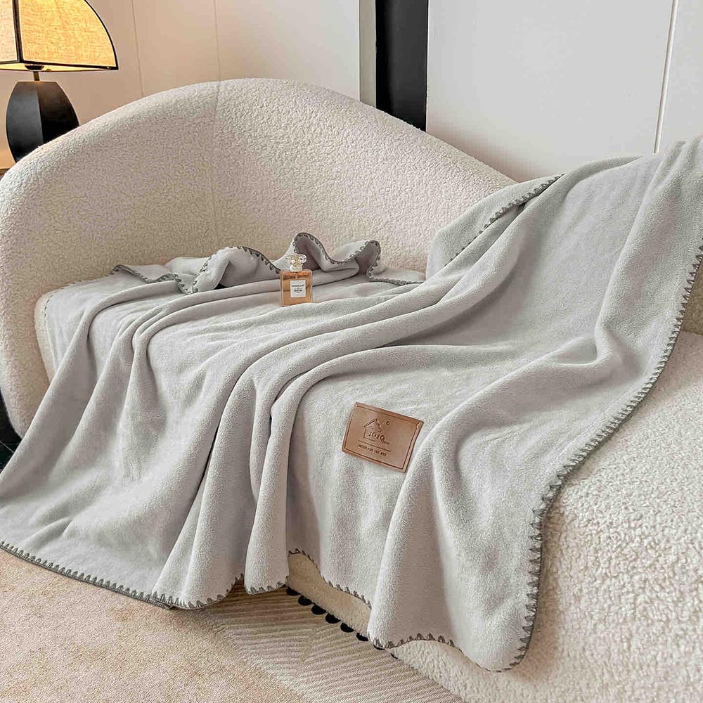 Pătură Tip Șal Premium Cu Capsa din Cașmir Artificial 100x140 cm - Gri Deschis 2 Pătură Tip Șal Premium Cu Capsa din Cașmir Artificial 100x140 cm - Gri Deschis - imagine 2