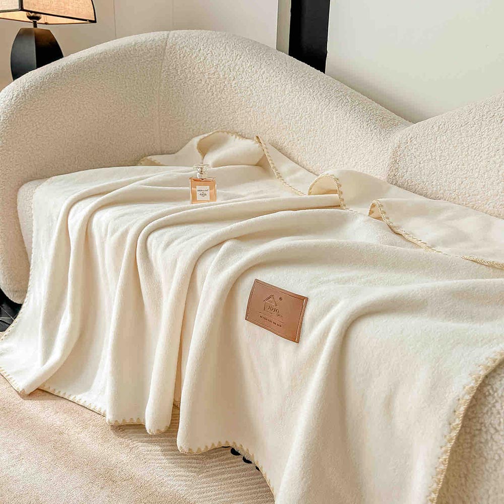 Pătură Tip Șal Premium Cu Capsa din Cașmir Artificial 100x140 cm - Crem 3 Pătură Tip Șal Premium Cu Capsa din Cașmir Artificial 100x140 cm - Crem - imagine 3